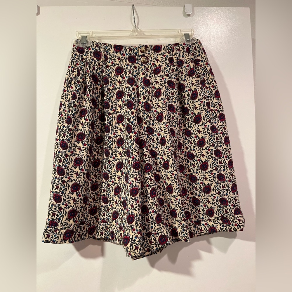 Vintage Outback Red shorts - size 6